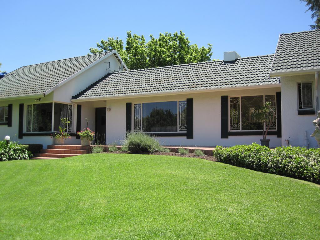 The Pecan Tree Guesthouse Sandton Exterior foto